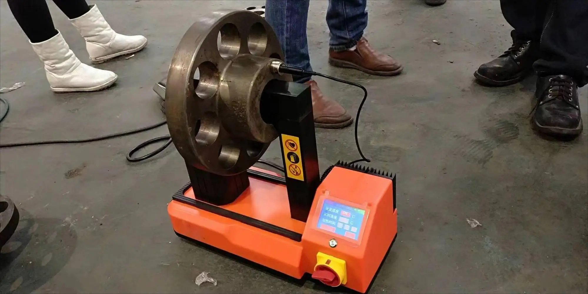 Riscaldatore industriale con cuscinetti a induzione magnetica