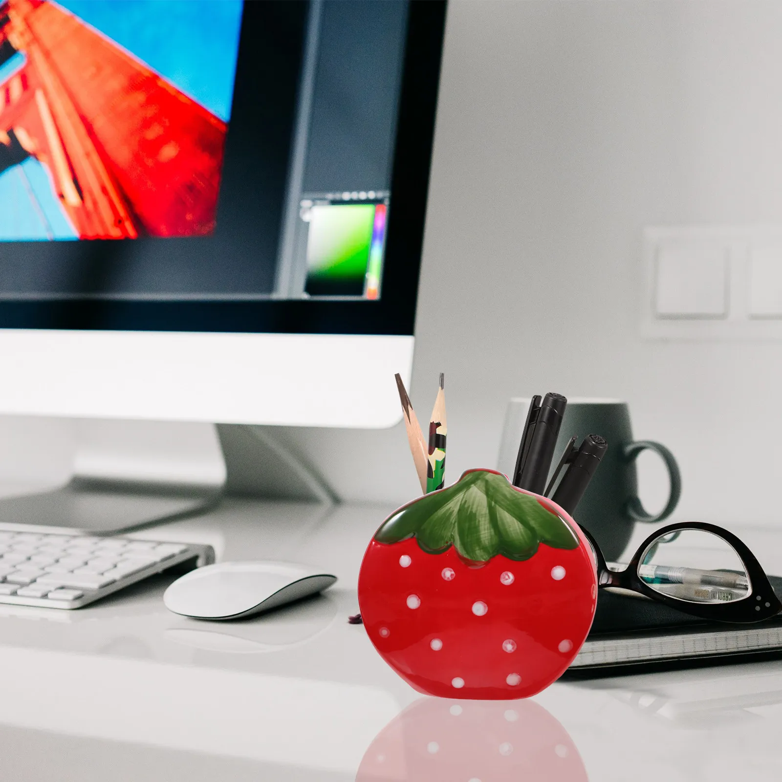 Ceramic Pen Organizer Strawberry Design for Home Office Car Bookstore Desktop Decoration Strawberry Pencil Holder