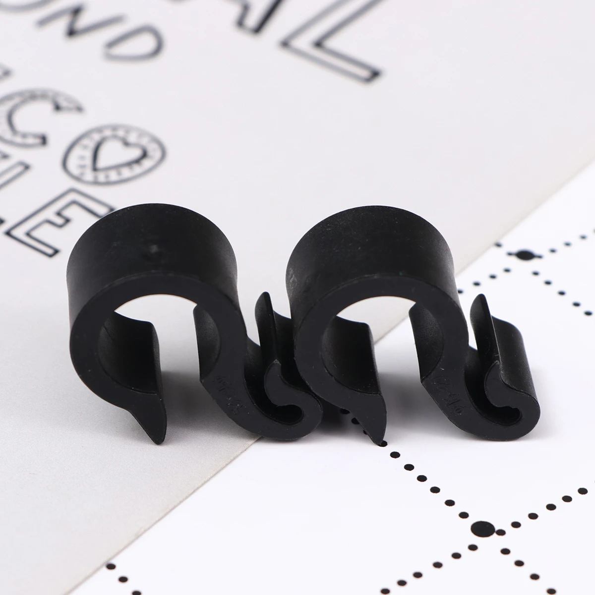 

50pcs Pipe Clamp Buckle Adjustable Heavy Duty Tube Holder Quick Release Hose Gardening Irrigation Drip System Fruit Trees Water