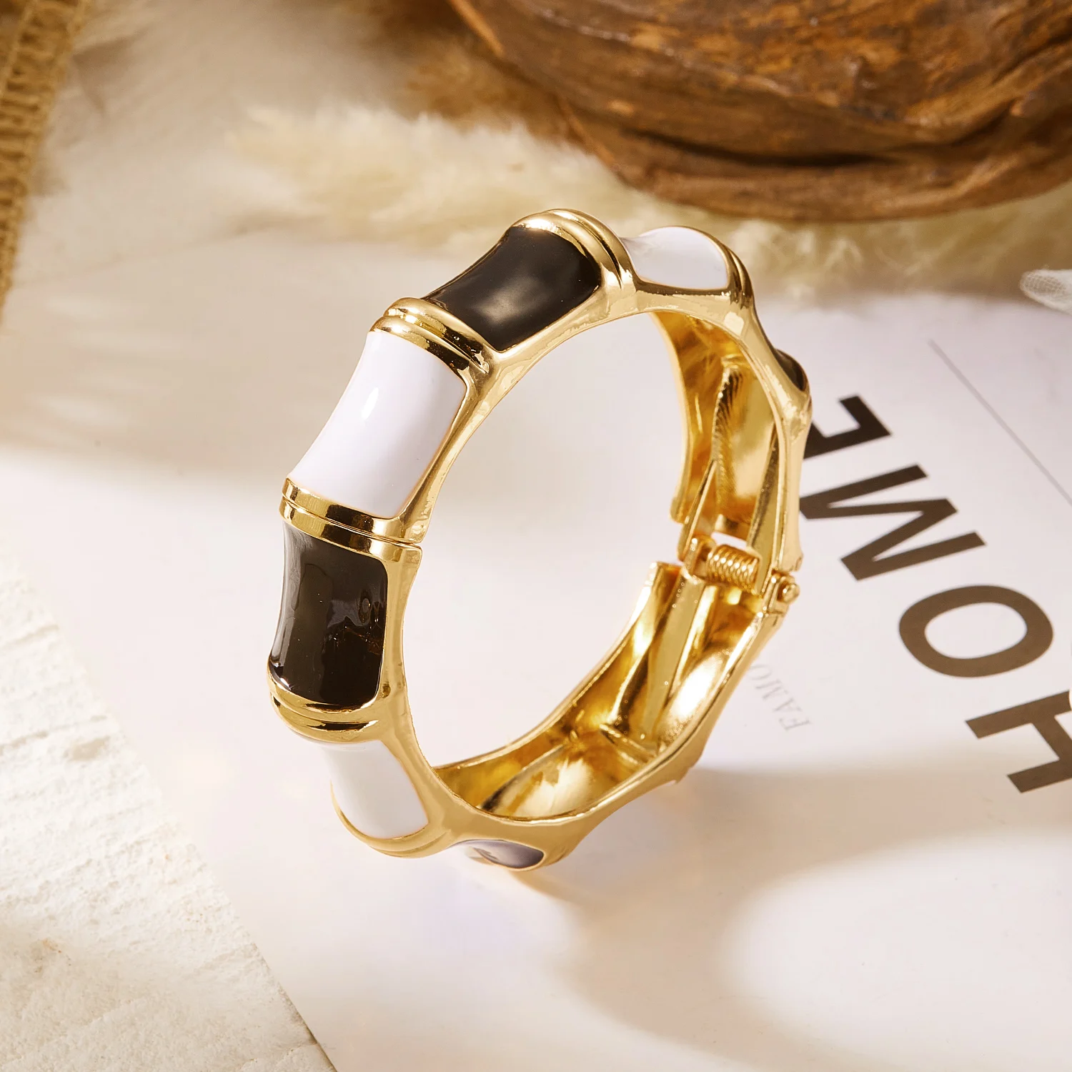 Boho Elegante Charm-Armreifen mit Emaille und Tropfenöl-Effekt für Damen, Punk Geometrische Breite Manschetten-Armbänder, Minimalistischer Schmuck – Detail 11