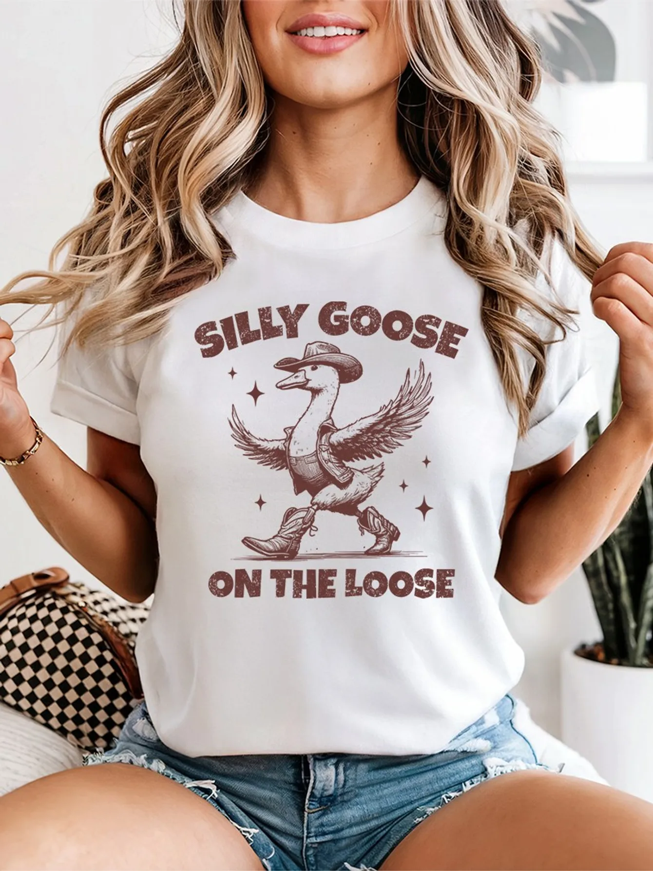 Cute Silly Goose On The Loose Cowboy Hat Vintage Art Print Graphic Ladies T Shirt Short Sleeve Crew Neck Casual Tee Tops