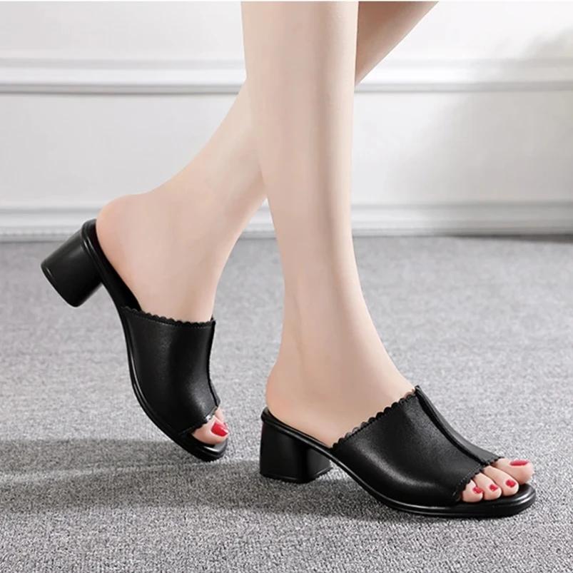 

2025 женские тапочки, женские летние тапочки, модная летняя обувь на высоком каблуке из натуральной кожи