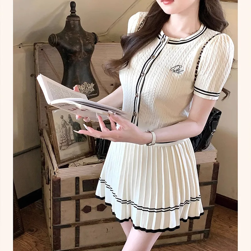 Spring and Summer New Cute College Style Casual Knitted Suit Women's Ice Silk Knitted Sweater Pleated Skirt Two-piece Set