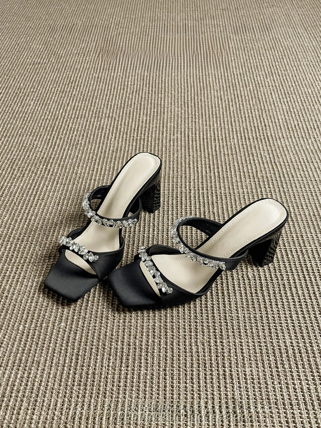 summer-beauty-leather-version-women's-outdoor-wear-comfortable-high-heel-sandals-diamond-luxury-sense-thick-heel-slippers