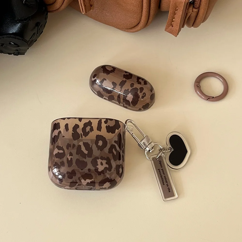 قلادة على شكل قلب أسود فاخر وشفاف بطبعة الفهد لأجهزة airpods 4 3 1 pro 2 حافظة حماية من السيليكون الناعم