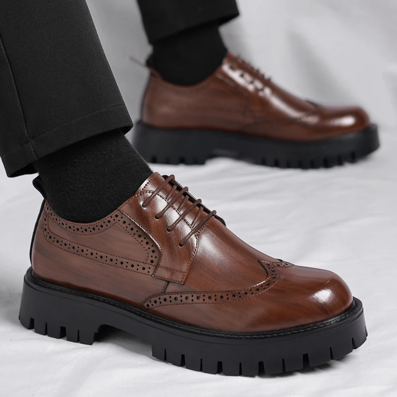 New Derby men's leather shoes Trendy thick bottom height increasing style Outdoor leisure party Youth formal shoes Black Brown