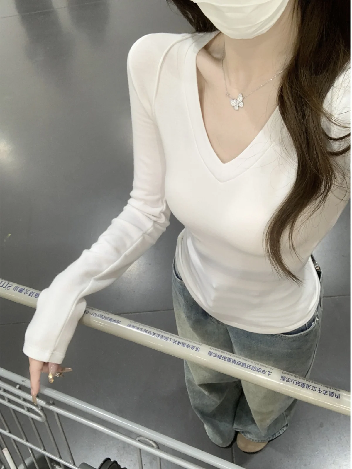 Slim Fit V-Neck Long Sleeve White T-Shirt Base Shirt Women Spring Waist Cinching Slimming Body Shape Top Korean Sle Commute