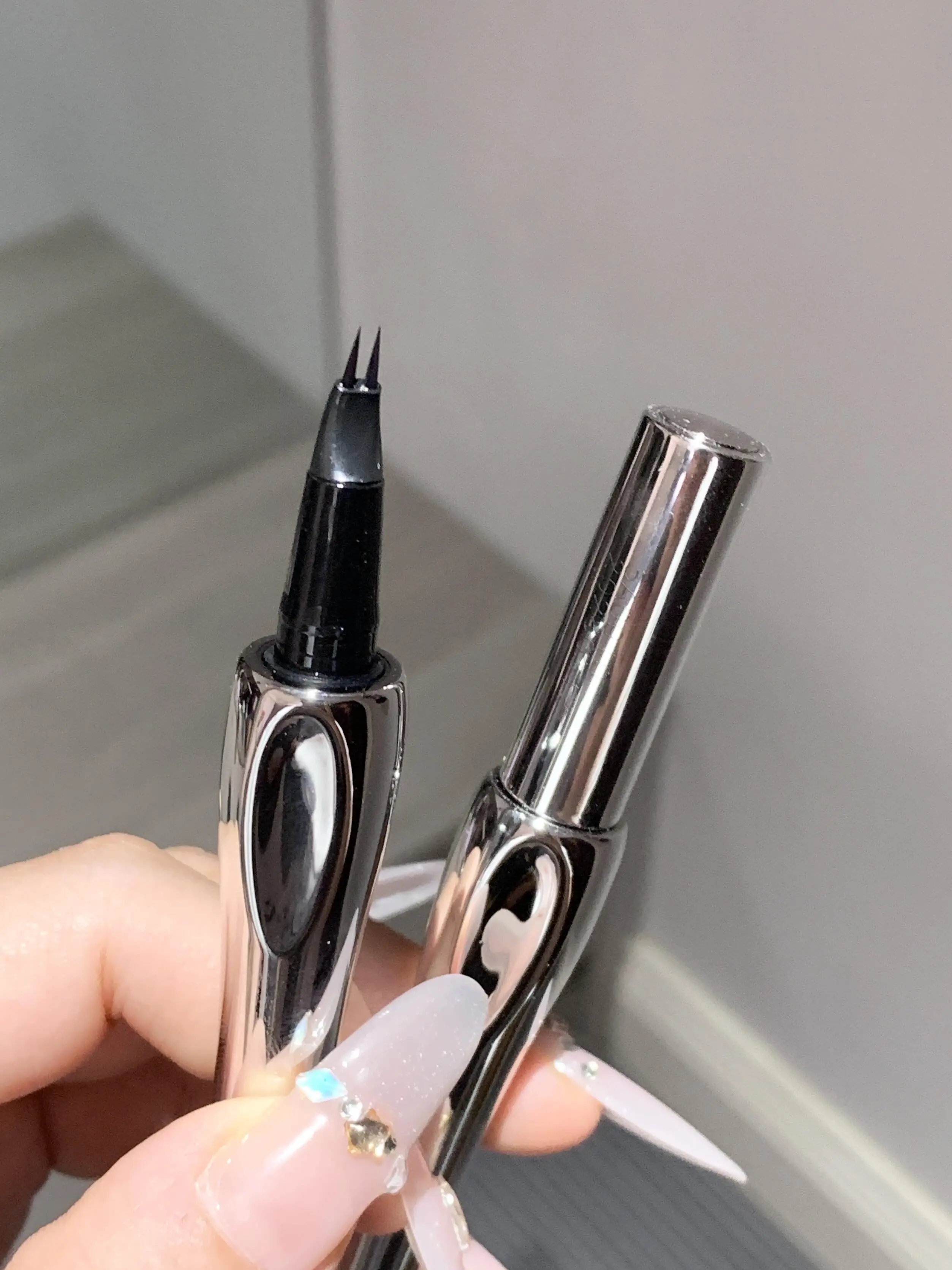 Crayon à sourcils sauvage à 2 points, longue durée, facile à saisir, tatouage de sourcils, liquide fin, couché, ver à soie, maquillage coréen