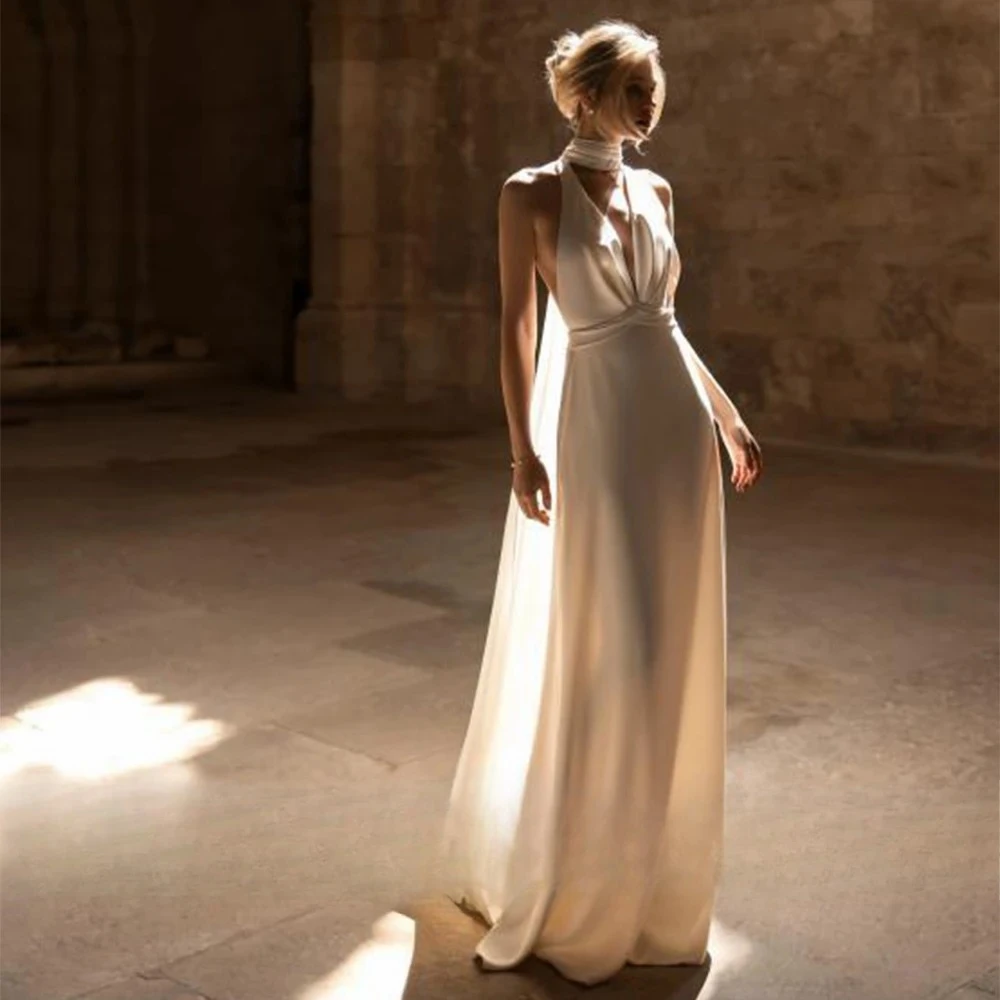 매력적인 웨딩 드레스 맞춤형 홀터넥 V넥 섹시한 오픈 백 신부용 플로어 길이 쉬스 플리츠 비치 결혼식 가운