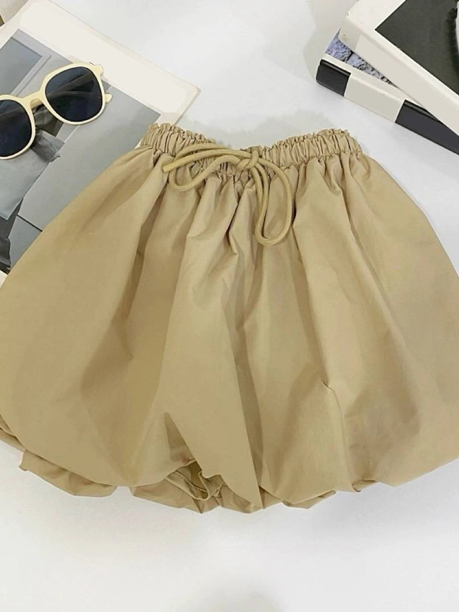 ผู้หญิงวินเทจ Mini Bubble กระโปรงฤดูร้อนสบายๆสีทึบ Drawstring Cargo กระโปรงสําหรับ Beach Vacation Club Streetwear