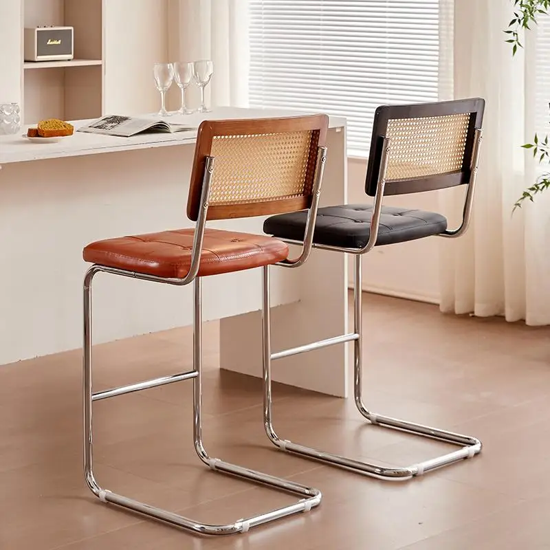 Mid-Century Modern Barhocker Rattan Esszimmerstühle Vintage High Foot Thekenhocker Designer Homestay Freizeitstuhl mit Rückenlehne