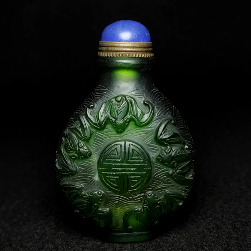YIZHU CULTUER ART Size 7.7 x 5 cm Chinese Old Beijing Glaze Carving Bat Statue Snuff Bottle Table Decoration Collection