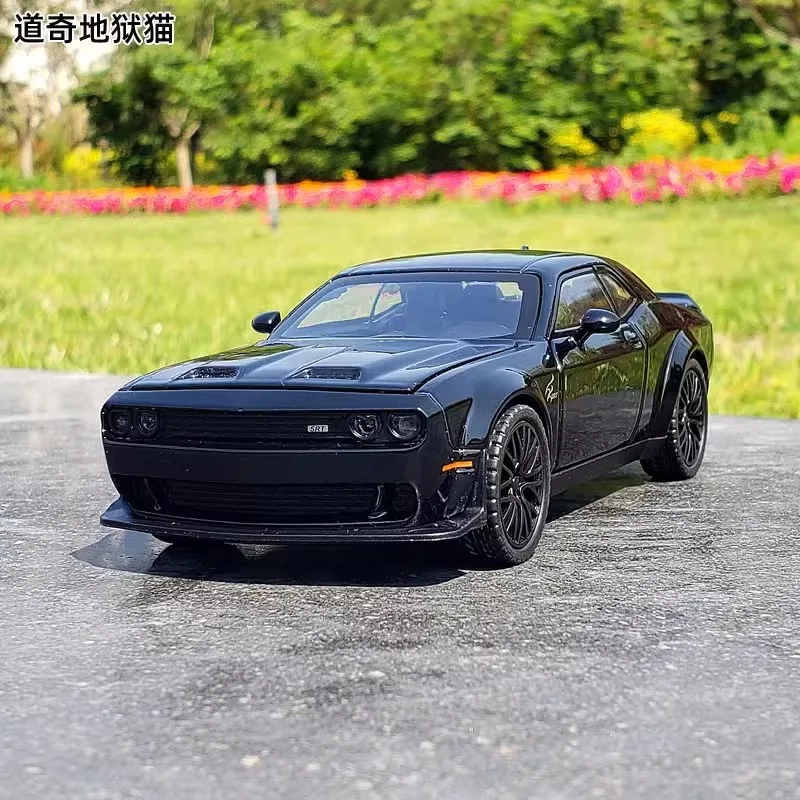 1:32 DODGE Challenger Hellcat Redeye Supercar Die Casting Model Car Sound And Light Hobby Collectibles Classic Decorative Gifts