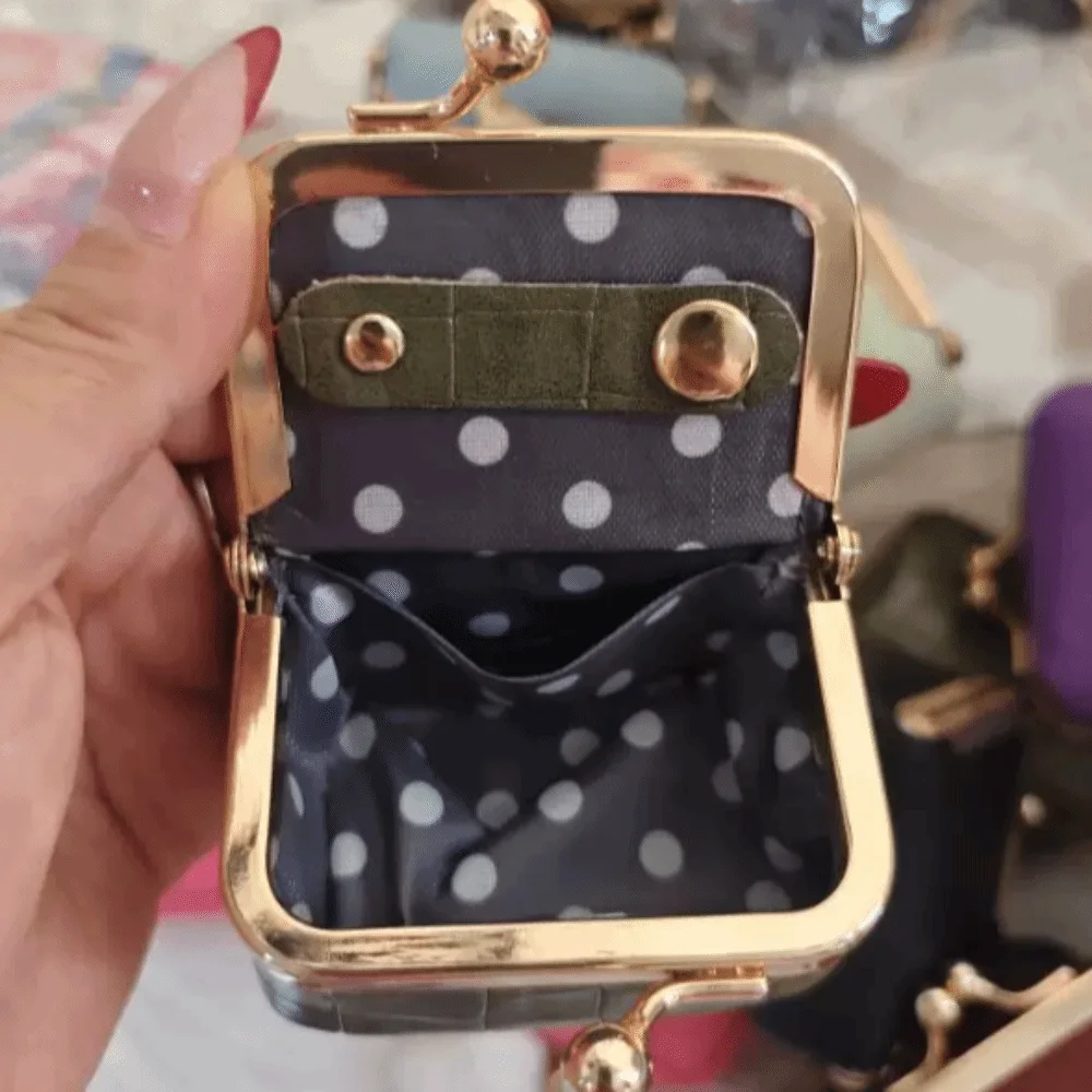 Cute PU Leather Kiss Lock Coin Purse Detachable Chain Portable Jewelry Storage Pouch Embossed Small Keychain Change Wallet Gift