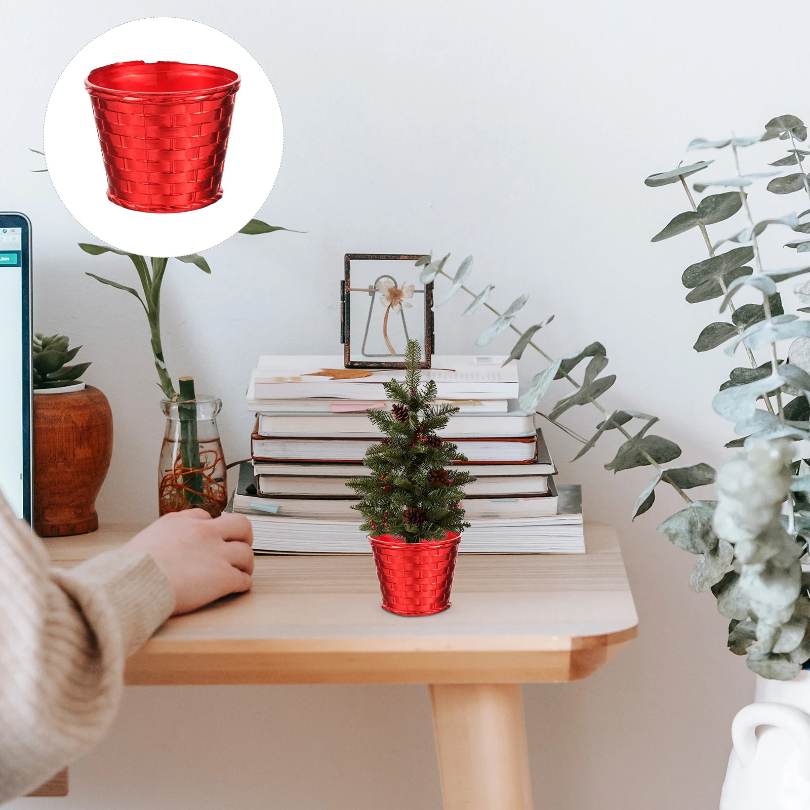 

10 Pcs Christmas Tree Foot Pot 8cm Red Xmas Tree Stand Base Plastic Bases Practical Holders Gardening Supplies