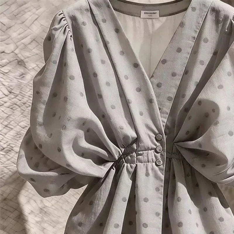 New 2026 Summer Grey Polka Dot Shirt French Style Bubble Sleeve Design Beautiful Blouse Fashionable Temperament Top Female 4