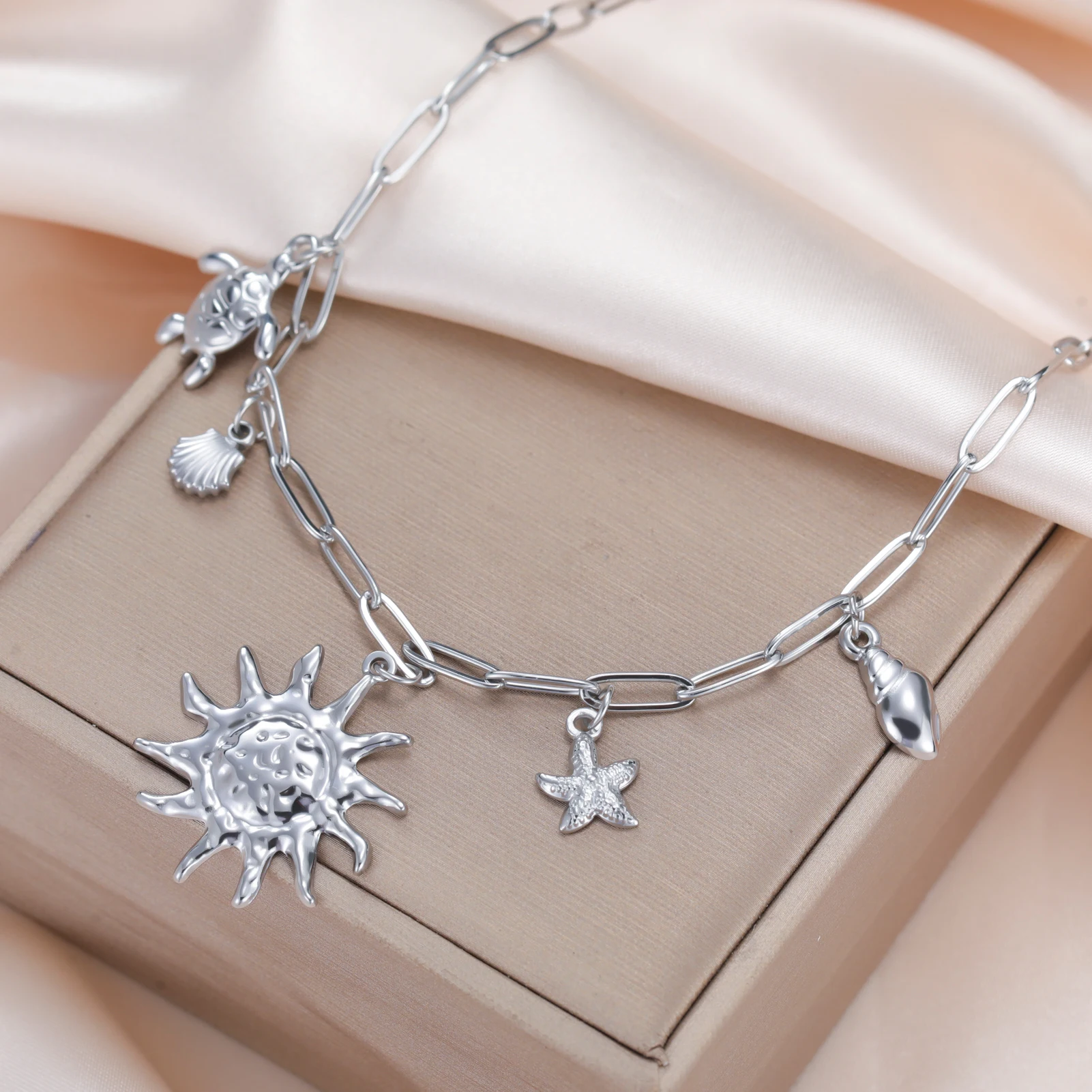 Cazador Gold Color …