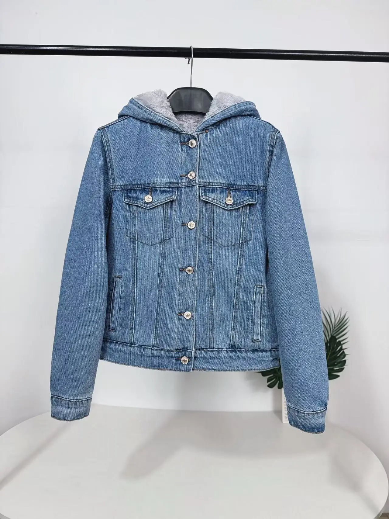 

Thiened из искусственного кроличьего меха на подкладке с капюшоном, джинсовая куртка синего цвета, женское длинное пальто-стойка, европейское зимнее пальто...