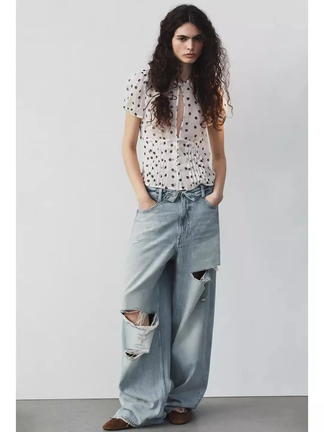 

Women's Long Mid-Waist Casual Jeans with Cuffed Hem And Metal Button Natural Waist Hole Punch Polyester Fiber Standard Fit