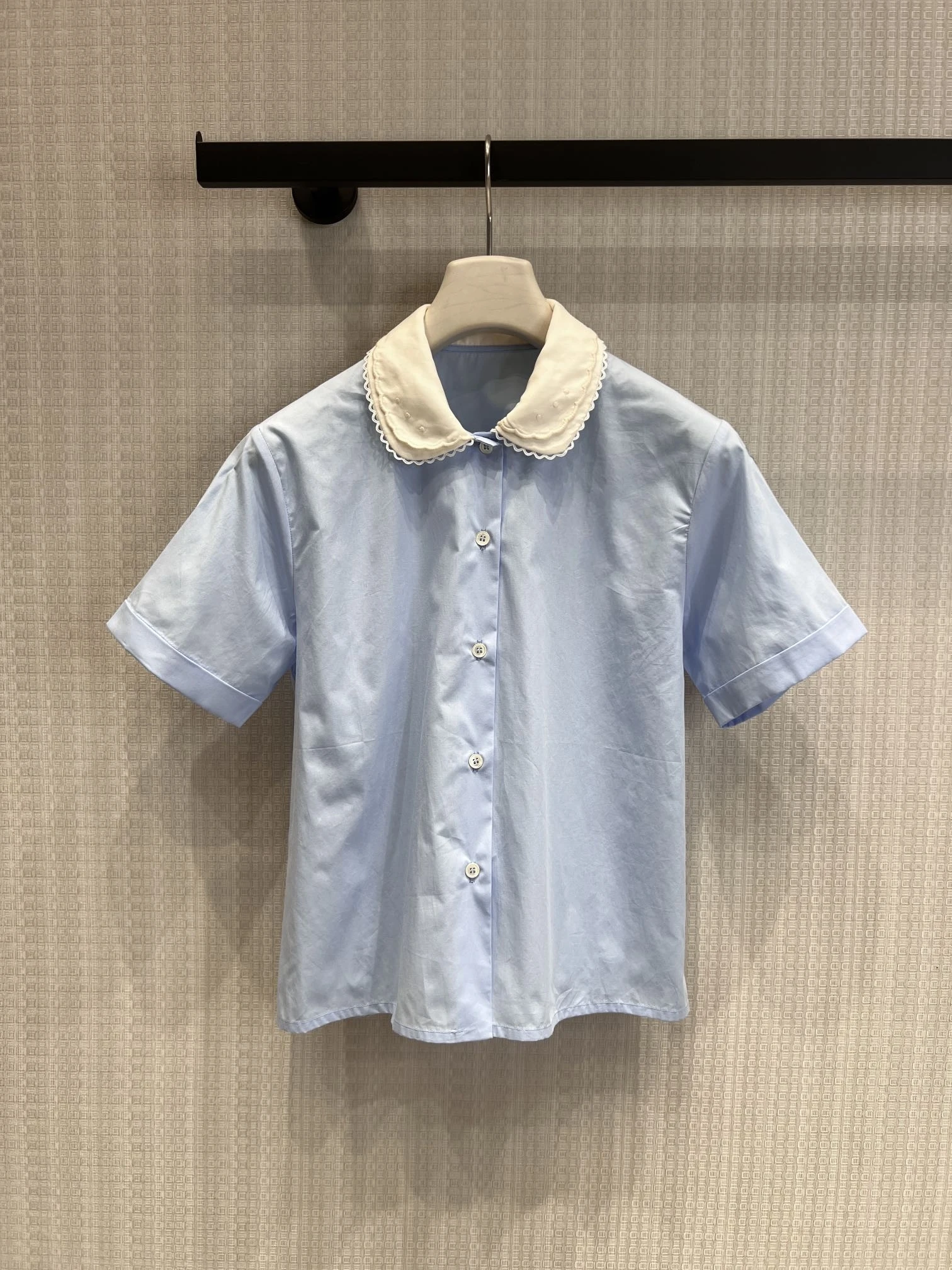 

Blue Cotton Short Sleeve Shirt with Letter Embroidery And Doll Collar Style Preppy Women's Fashion Age Reduction Spring 2026