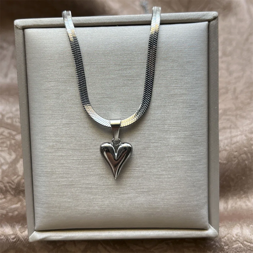 Stainless Steel Gold Color Heart Pendant Necklace For Women New Trend Girls 3mm Width Blade Snake Chain Jewelry Festive Gifts