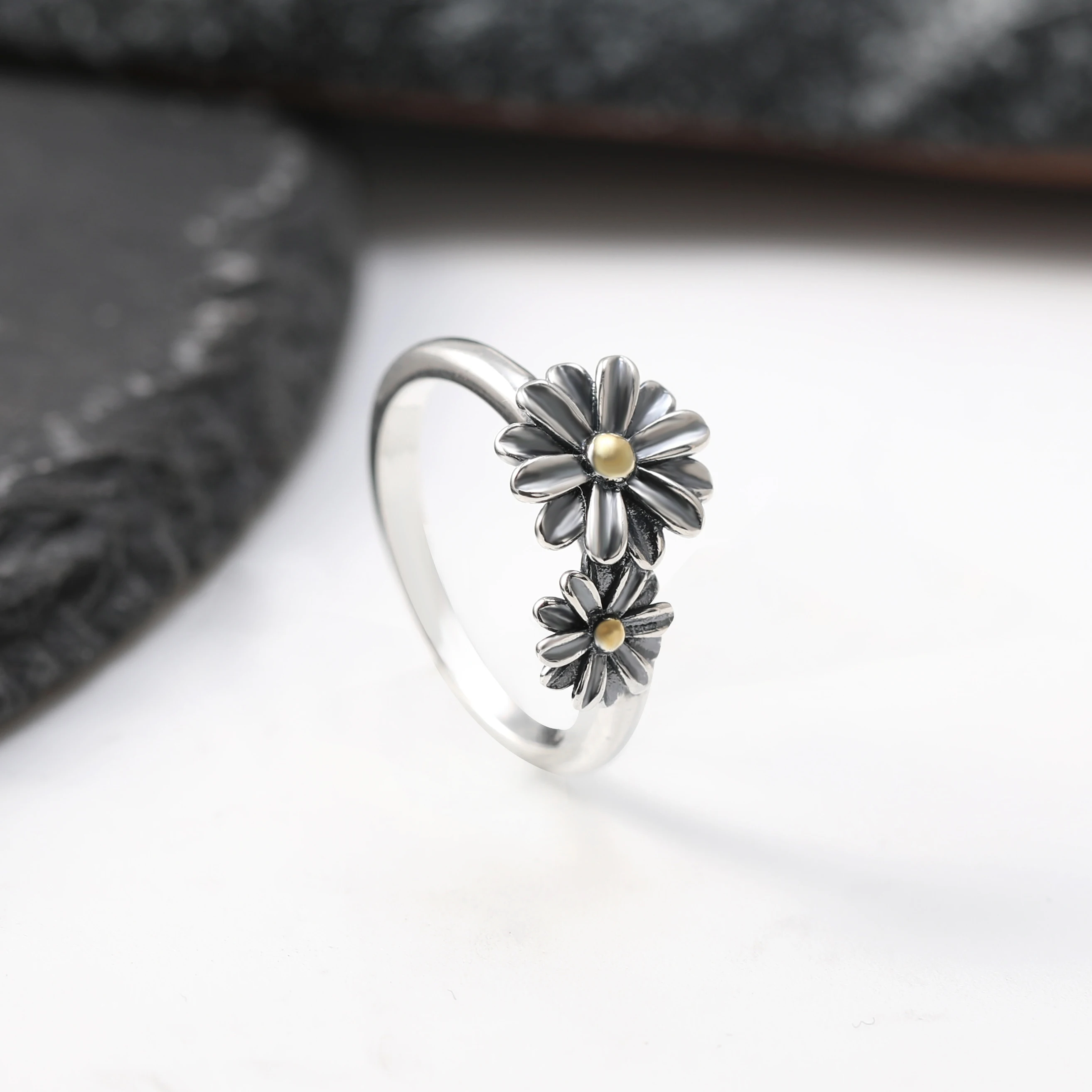 

R025 genuine 925 sterling silver daisy blooming daisy ring, classic and fashionable closed ring