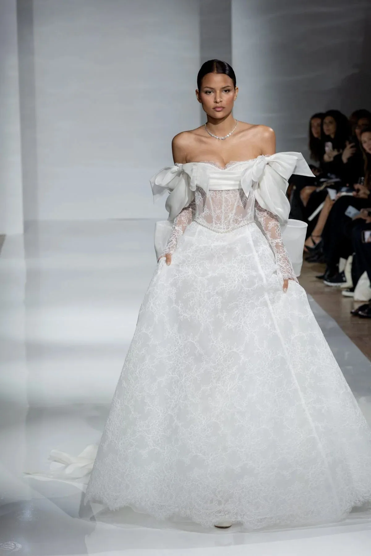 Abito da sposa in pizzo Vestido De Novia Manga Larga Abiti Corte Princesa Corsetto al largo della spalla Perle Robe Mariage Bruidsjurk