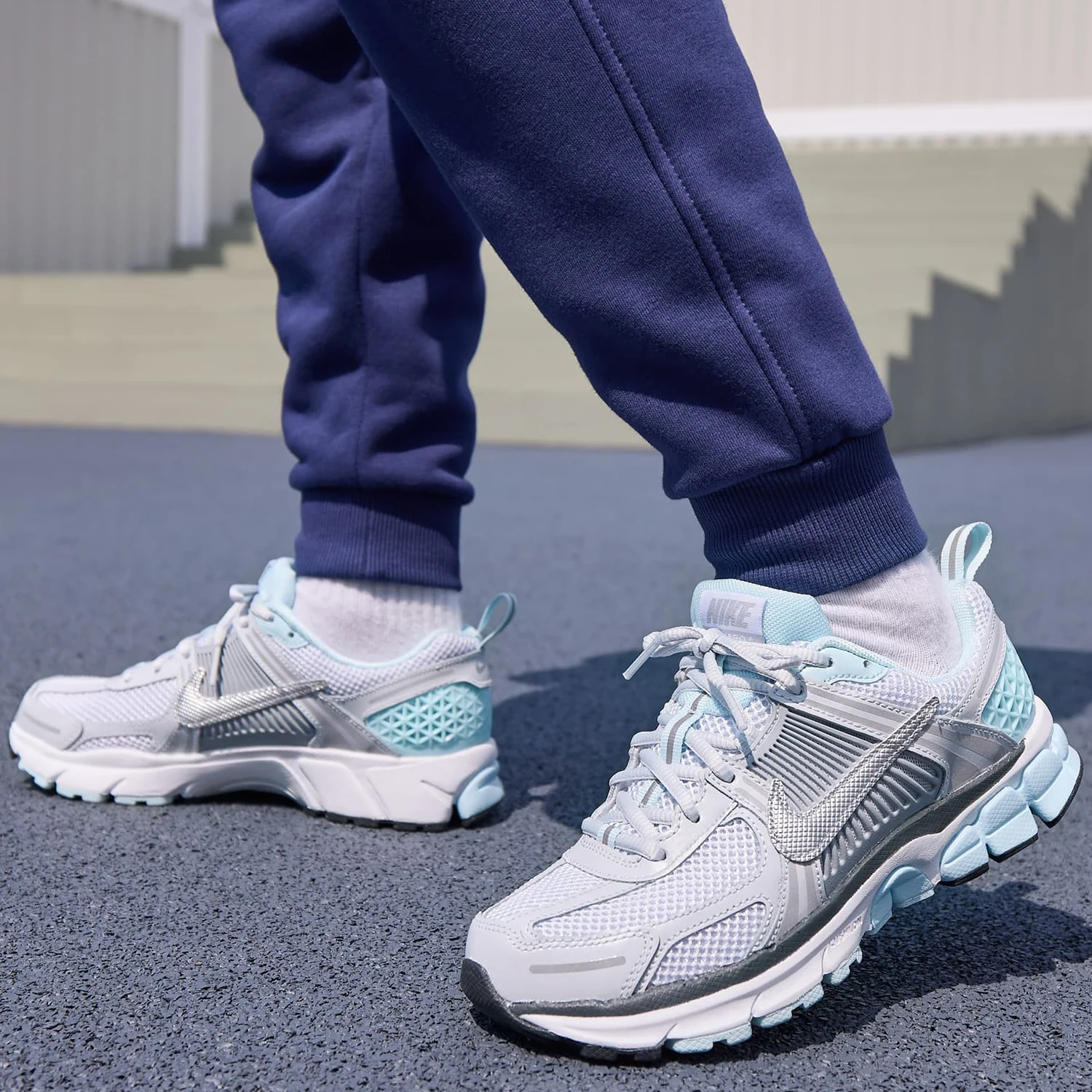 

Nike Authentic Vomero 5GS Grade School Cushioned Fashion Running Shoes HQ3255-043