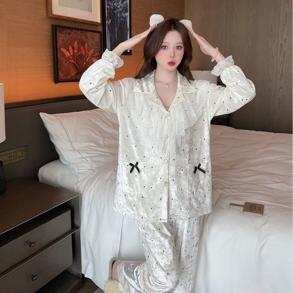 Polka Dot Print Island Velvet Female 2PCS Pajamas Set Warm Sleepwear Long Sleeve Shirt Trouser Suits Retro French Homewear