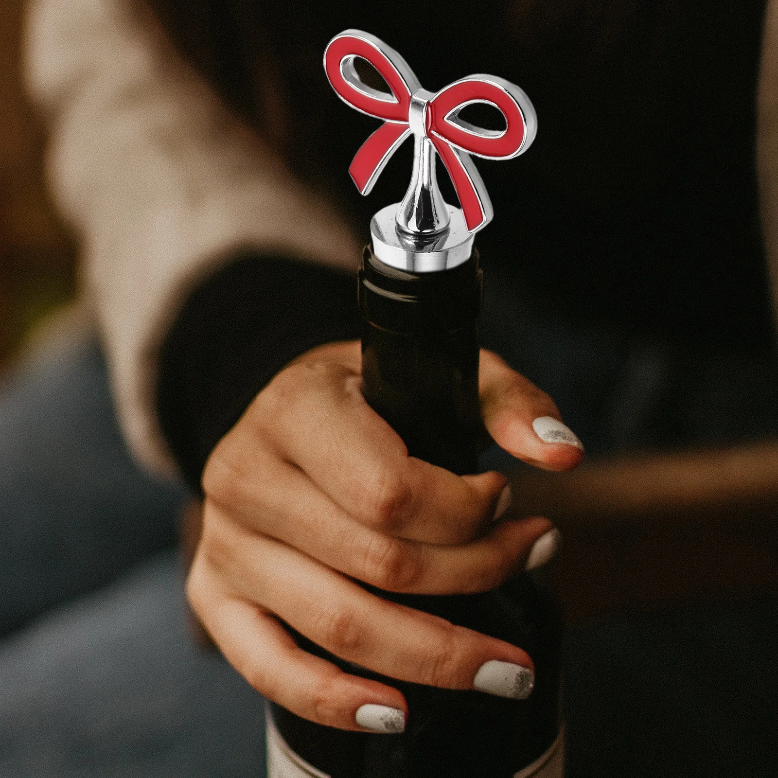 

2Pcs Bowknot Wine Bottle Stoppers Leakproof Reusable Airtight Decorative Sealer Caps for Wedding Party Wine Bottle Stoppers