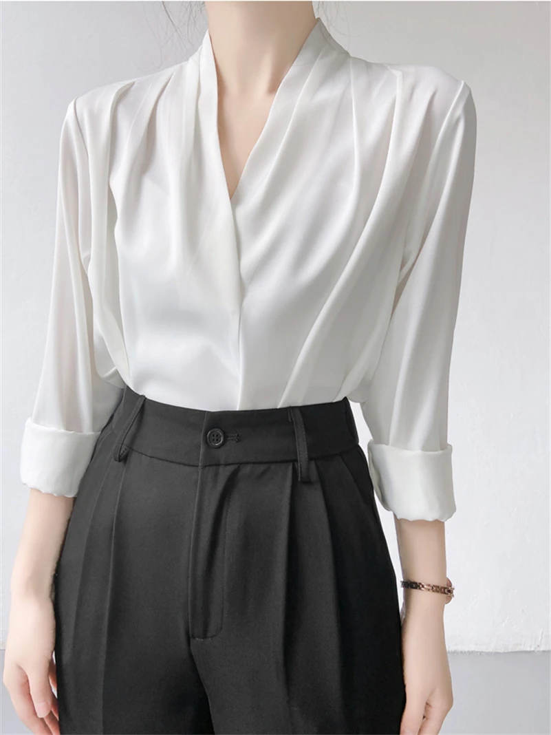 Женская атласная плиссированная винтажная элегантная блузка, корейская мода, деловые повседневные рубашки, офисные женские однотонные блузки с v-образным вырезом и длинным рукавом