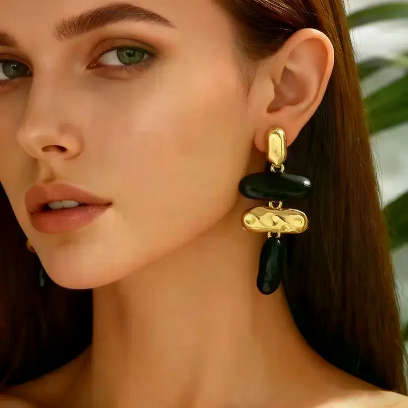 Retro Gold Enamel Drop Earrings: 2026 New Exaggerated Wine Red Stitching Metal Fashion Jewelry