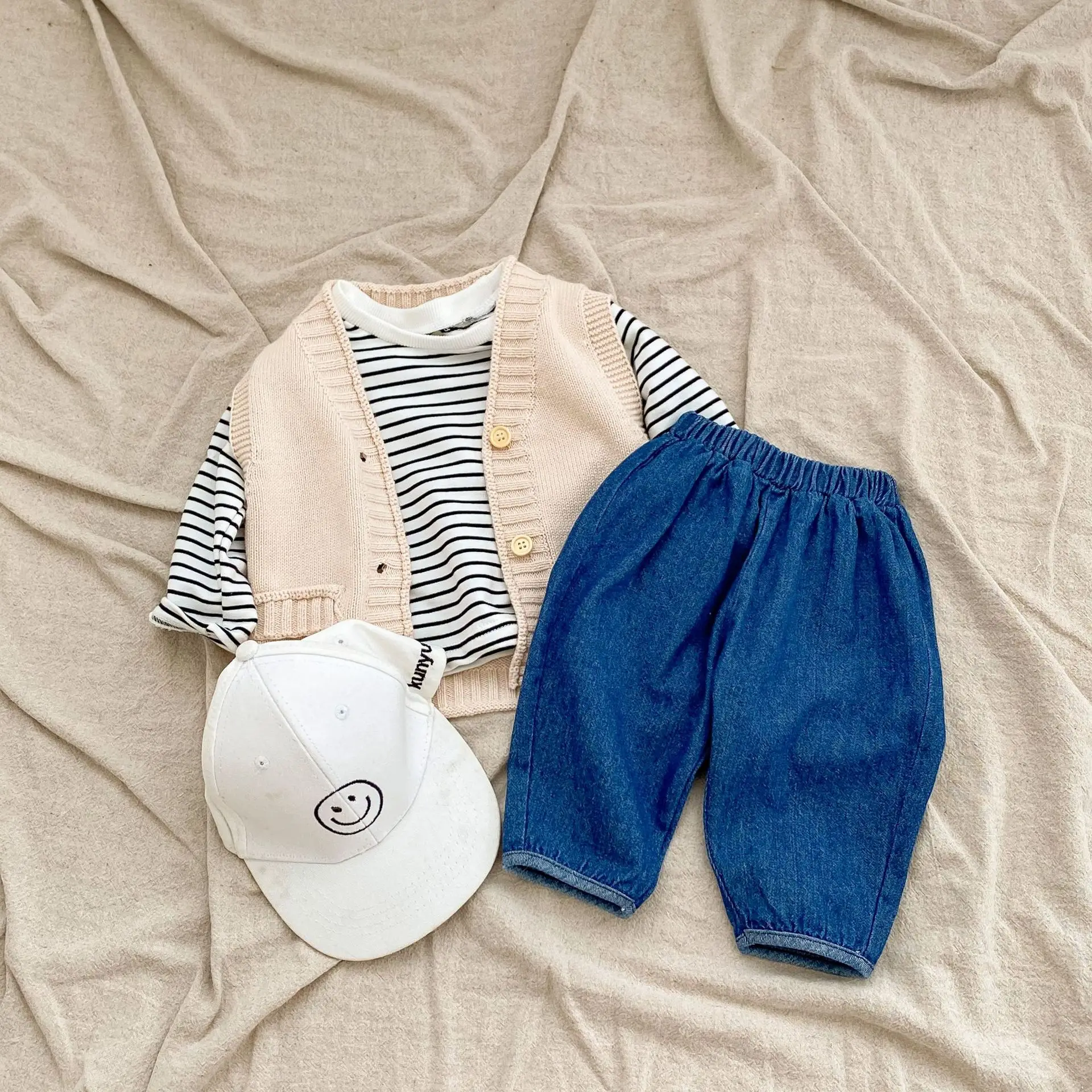 2026 Autumn New Baby Soft Denim Pants Solid Boys Casual Pants Loose Infant Girl Jeans Newborn Toddler Pants Cotton Baby Trousers