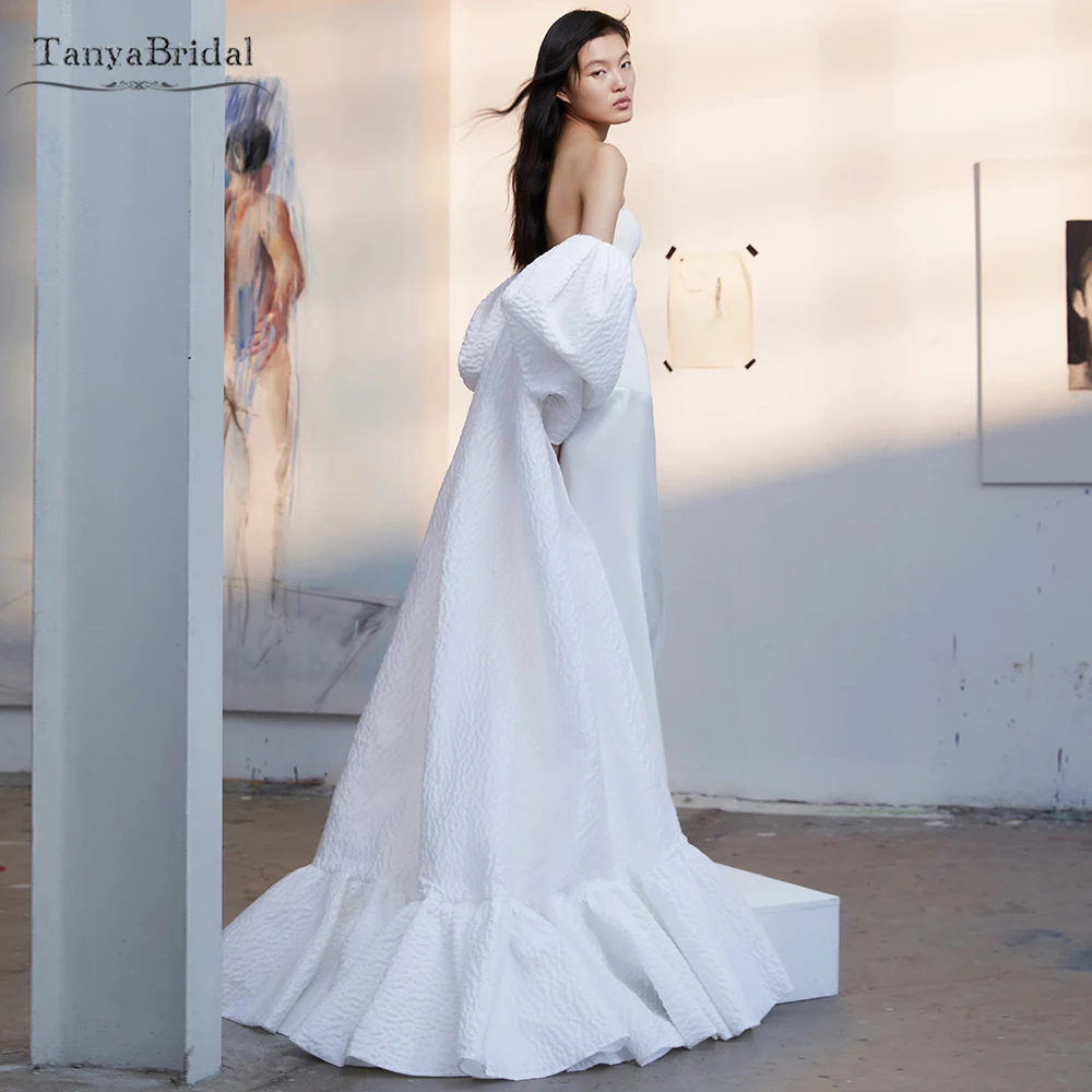 

Тисненая атласная свадебная накидка с полупушными рукавами, оборками по краям. Длинная куртка, свадебное пальто Chic DJ317