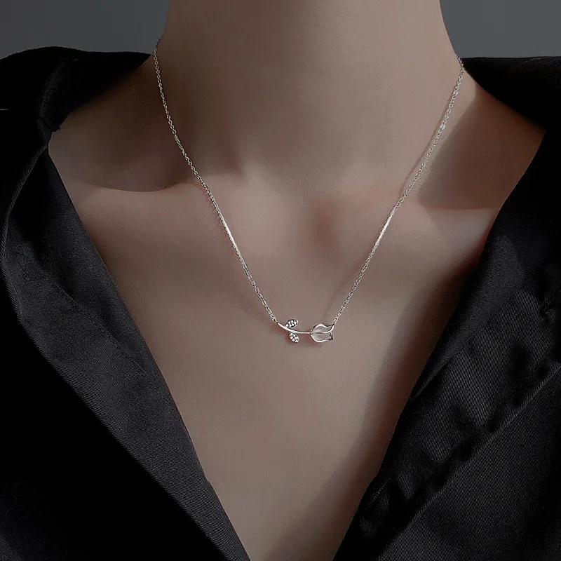 Light Luxury Romantic Tulip Flower Necklace For Women Exquisite Zircon Rose Flowers  Clavicle Chain Choker Party Charm Jewelry