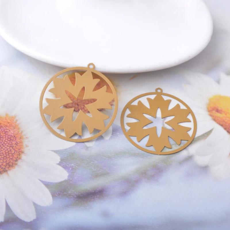 20 Stück AB9335 Messing-Schmuckanhänger in Form von Schneeflocken und Blättern, bemalte Weihnachtsanhänger, DIY-Accessoires für Damenohrringe – Detail 8