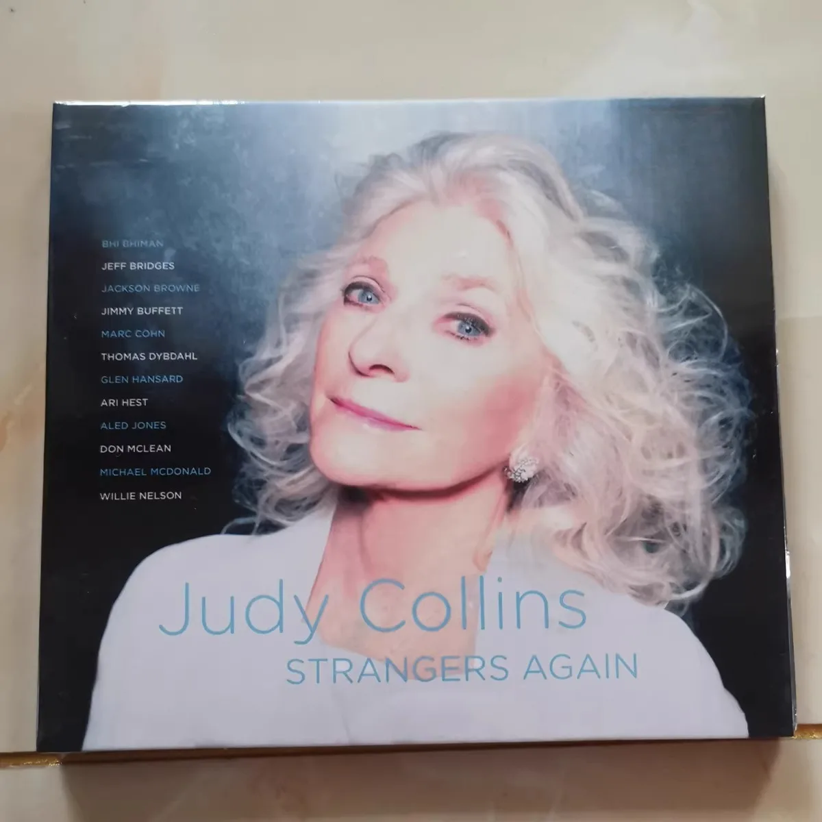 

Judy Collins Strangers Again – Folk & Singer-Songwriter Collaborative Album with Guest Artists for Devoted Fans & Collectors