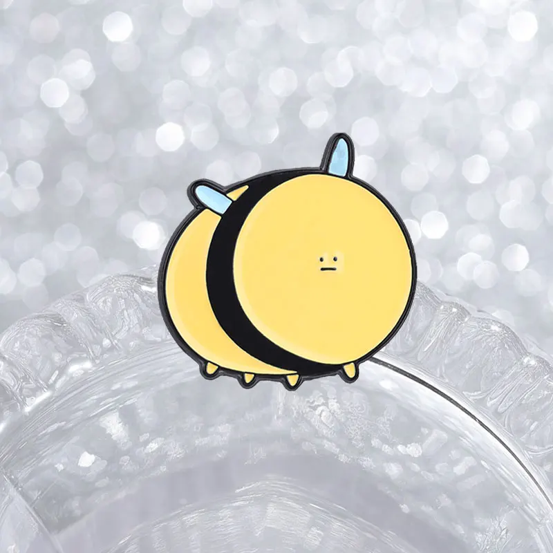Niedliche Bienen-Enten-Kollektion: Emaille-Pins, Frosch-, Gänseblümchen-, Katzen- und Honigbienen-Broschen, Beehaw-Abzeichen, Cottagecore-Tierschmuck, Geschenk – Detail 8