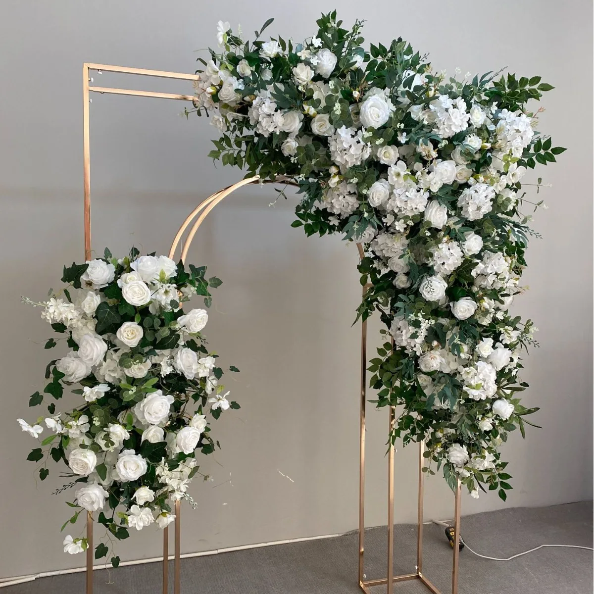Mori green plants rose triangular flower row wedding arch square door decoration corner flower window exhibition hall flower arr