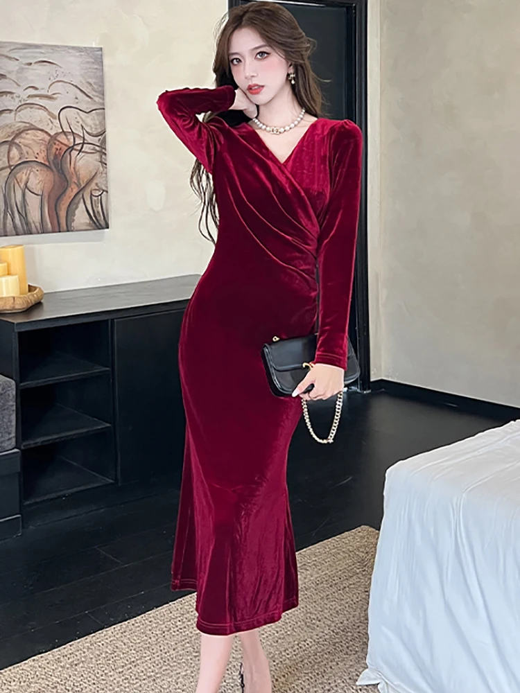 2025 Black Velvet Long Sleeve V-Neck Sexy Dress Women Korean Vintage Hepburn Dress Autumn Winter Elegant Pleated Bodycon Dresses