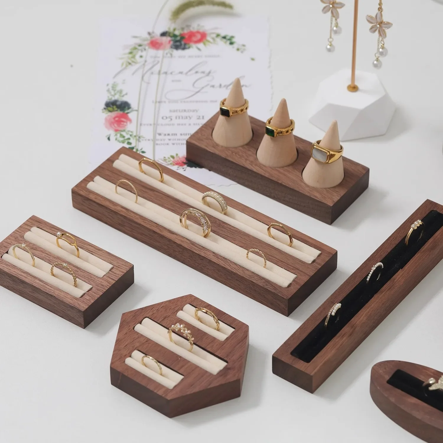 

Dark Brown Rectangular High-end Black Walnut Solid Wood Earring Display Stand Storage Photo Props Jewelry Display Stand 1Piece