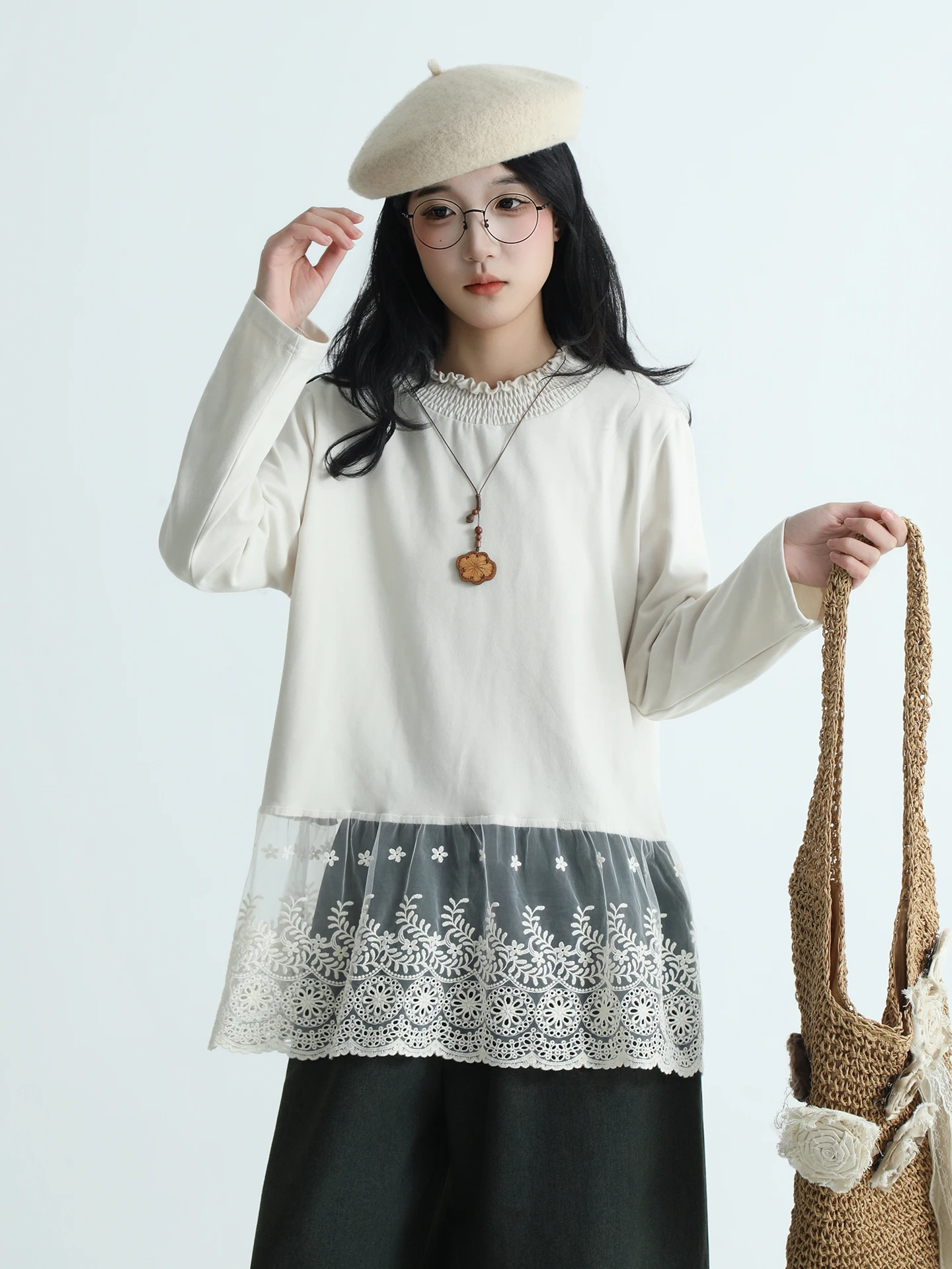 

Boeren Lace Splicing Base irt Женская зимняя новинка Sle Художественная отделка ушей Универсальный базовый слой Хлопок Long Sve круглый Ne