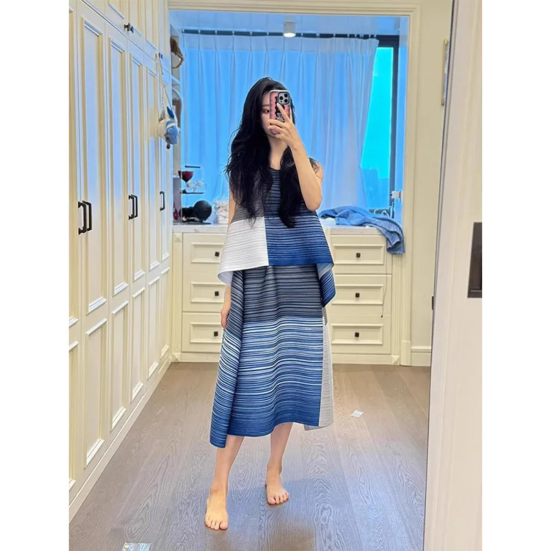 

Fashion Miyake Women's Suit 2025 Summer New Loose Large Size Colorblocking Pleated Top High Waist Half-body Skirt Two Piece Set