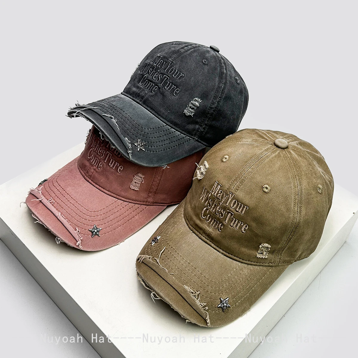 

New Men Women Korean Retro Rivet Star Embroidered Letters Baseball Hats Sunshade Personal Versatile Peaked Caps Fashion Broken
