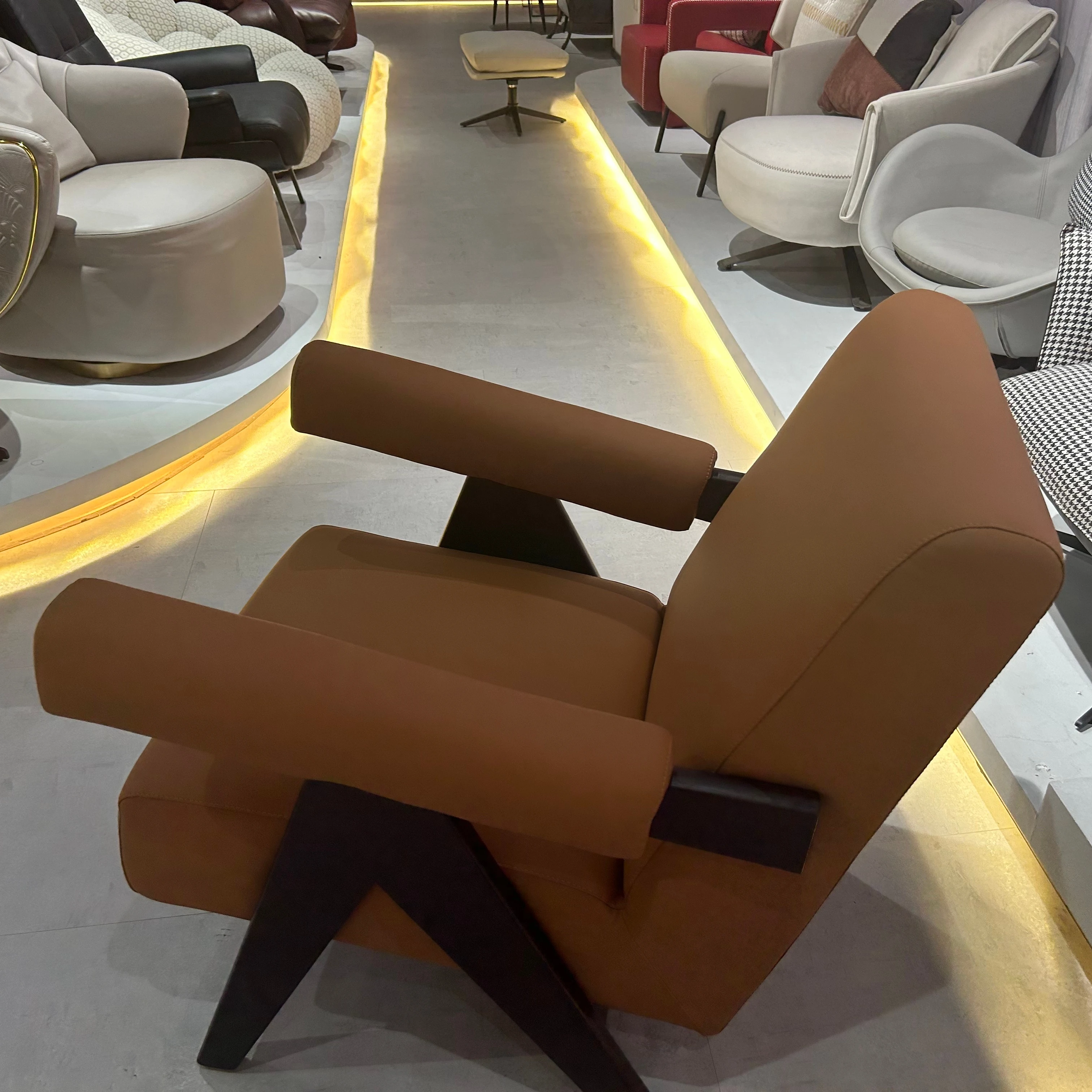 مصمم الحديثة الجلود نمط كرسي الأثاث غرفة نوم صالة أريكة كراسي مستلق كراسي خشبية غرفة المعيشة الكراسي