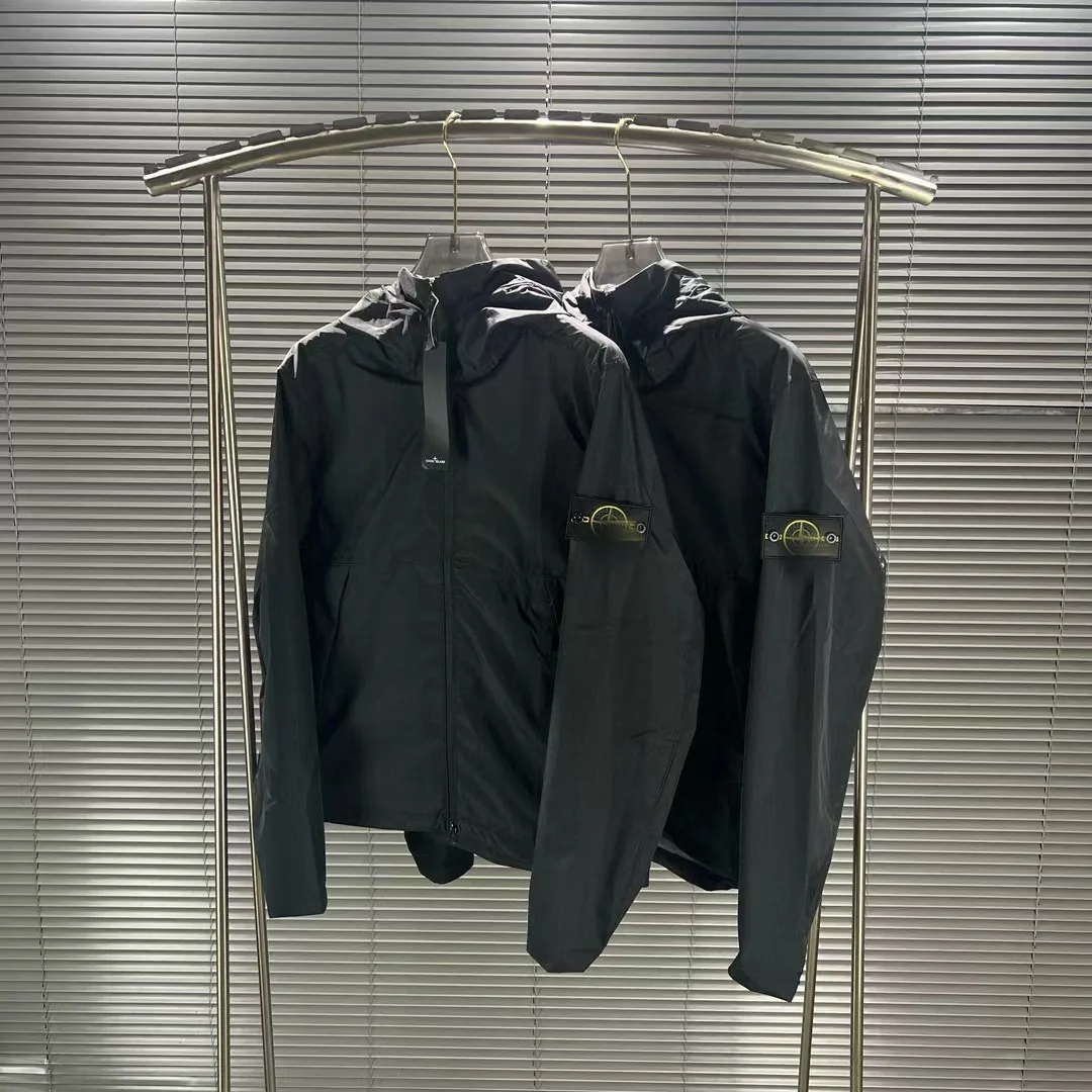 

jackets, outdoor sleeves, badges, hooded jackets, jackets, and coats are the same for men and women