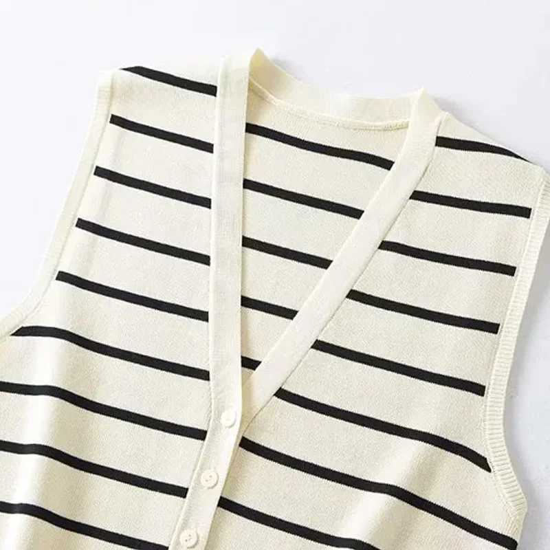 TRAF Stripe Vests For Women Crop White Knit Vest Woman Summer V Neck Sleeveless Knitted Vests Preppy Short Sweaters Vest Top