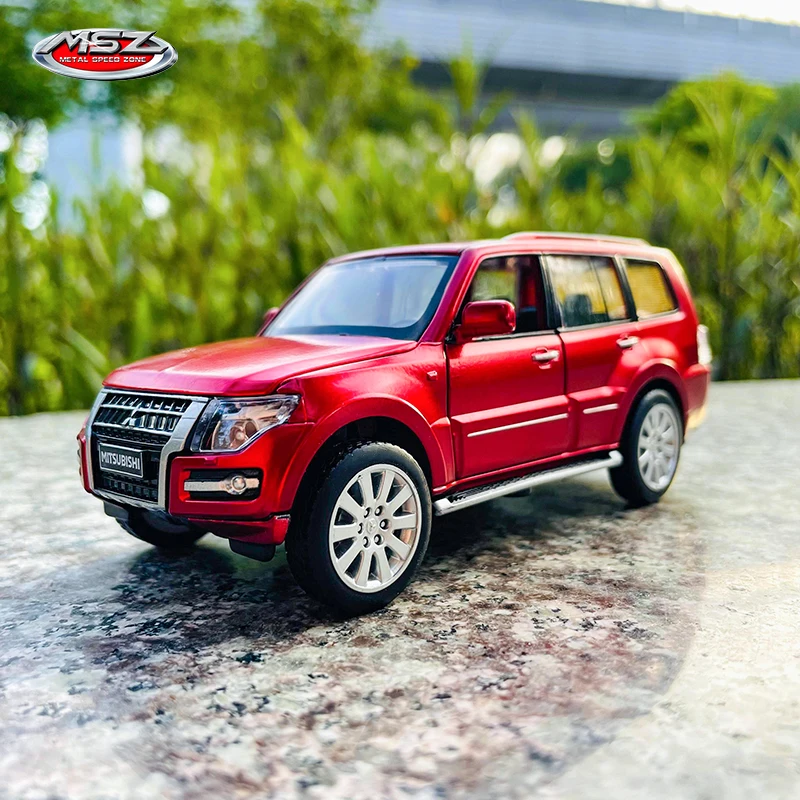 MSZ 1:33 Mitsubishi Pajero 4WD Turbo red alloy car model children\'s toy car die-casting with sound and light pull back function