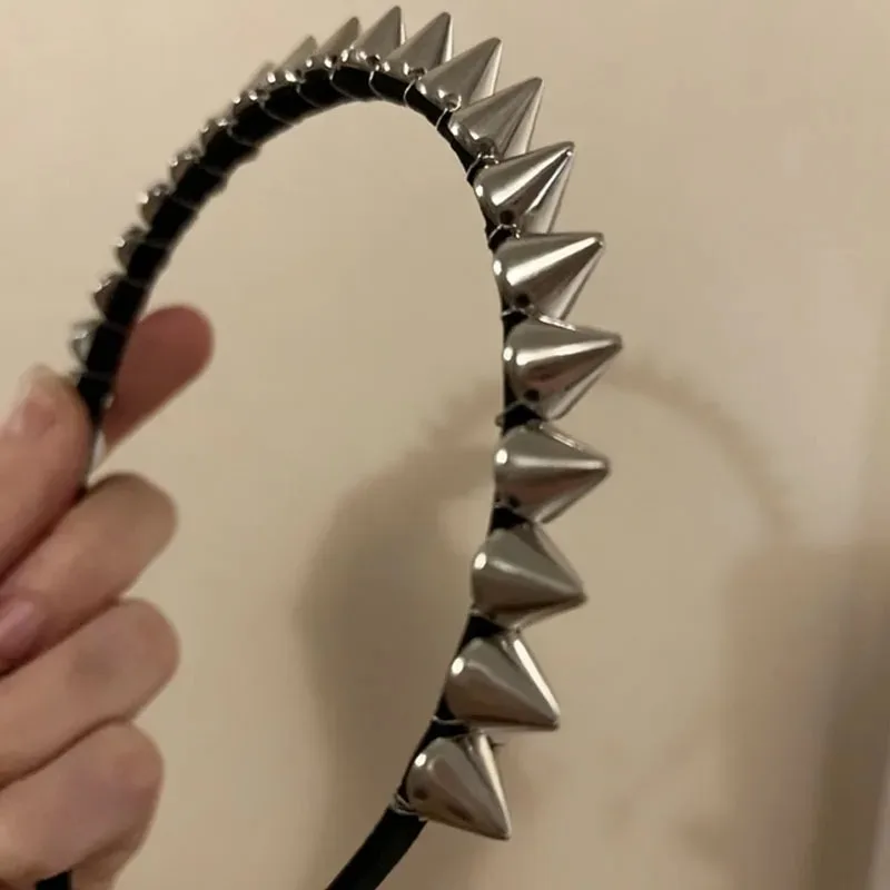 Y2K Gothic Rivet Punk Metal Spike Headband Studded Headband Fashion Headwear Simple Party Hair Band Hair Clips for Women Decor