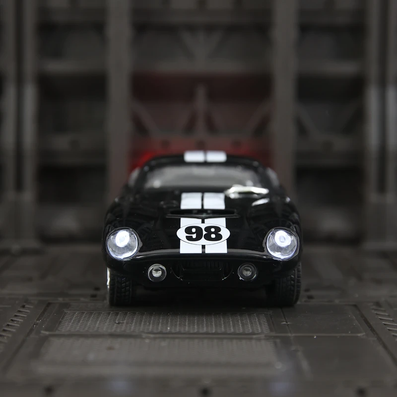 1:32 simulação Ford Shelby Cobra modelo de carro em liga metálica, portas e capô do motor, porta-malas pode ser aberto, ornamentos de supercar